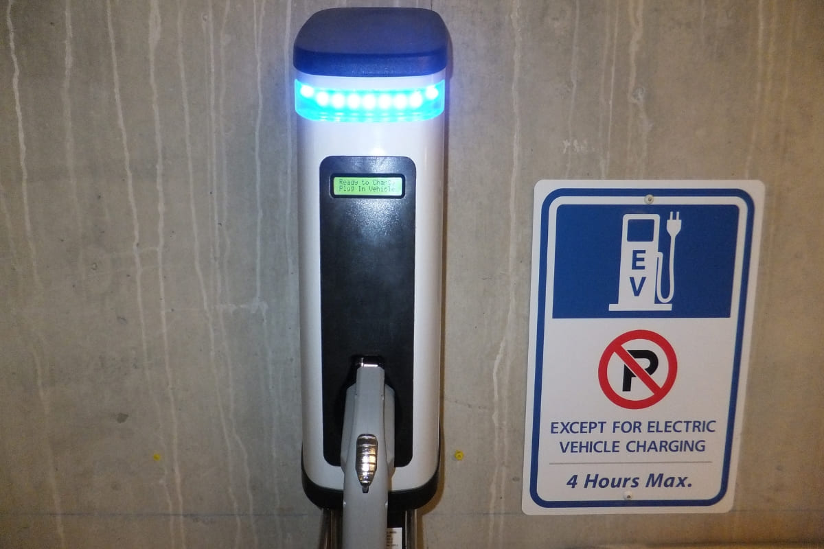 รับจดบริษัท เครื่องชาร์จรถยนต์ไฟฟ้า เปิดการค้า จัดตั้ง ที่ไหน โทร.0819318341