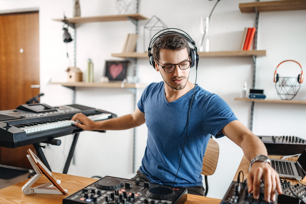 รับจดบริษัท เพลง เปิดการค้า จัดตั้ง ที่ไหน โทร.0819318341